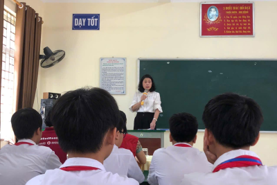 Ngày 18/9/2024 tại trường THCS Châu Sơn cùng với phòng giáo dục đã phối hợp với Hội Chữ thập đỏ thành phố Phủ Lý, Hội chữ thập đỏ tỉnh Hà Nam tổ chức tập huấn sơ cấp cứu ban đầu cho 30 học sinh đại diện cho 900 học sinh trong nhà trường với chủ đề “Sơ cấp cứu và Thể thao”.